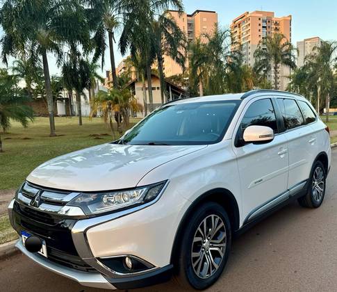 MITSUBISHI OUTLANDER 2.0 16V GASOLINA 4P AUTOMÁTICO MITSUBISHI OUTLANDER 2.0 16V GASOLINA 4P AUTOMÁTICO